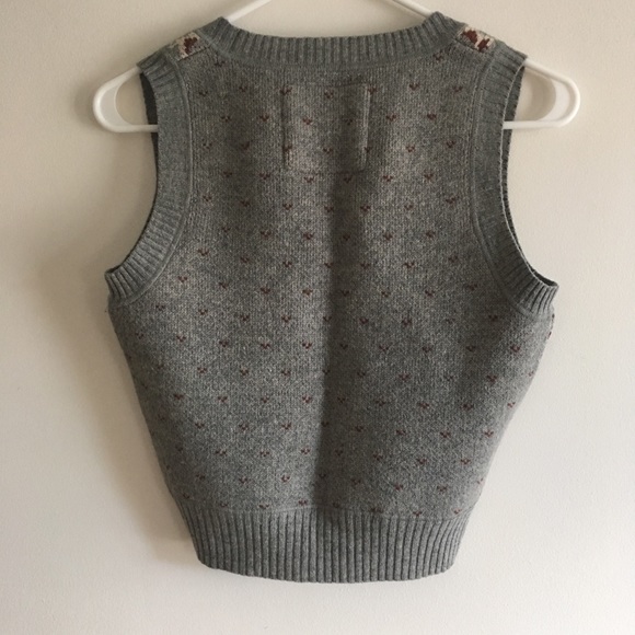 American Eagle Sweater Vest - Picture 3 of 5